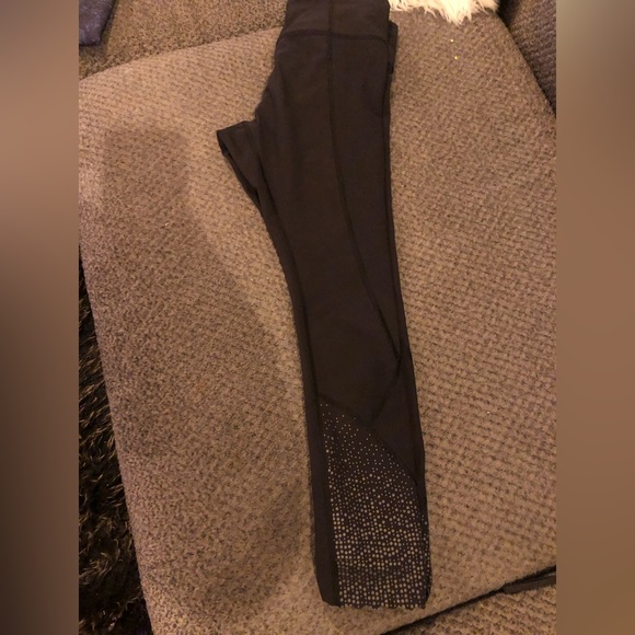 (((SOLD))) Lululemon leggings size 6 - Picture 2 of 7